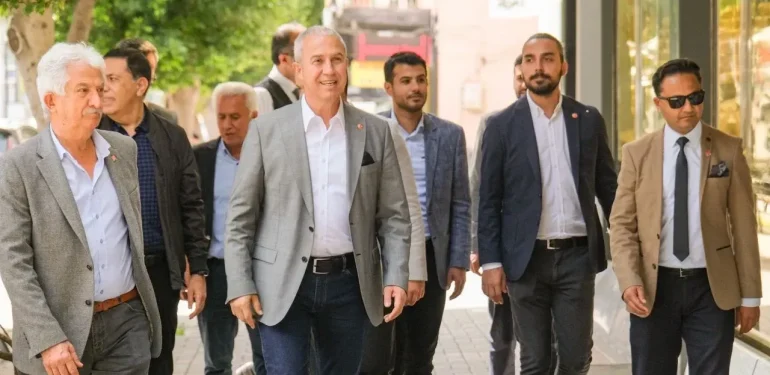 ÖZÇELİK’TEN PERSONELE DESTEK