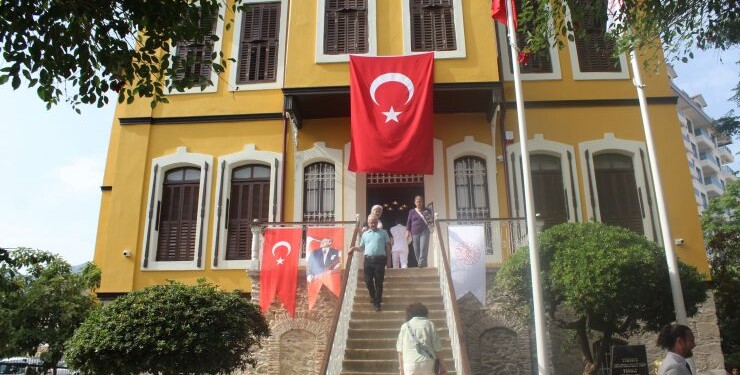Atatürk Evi nihayet açıldı