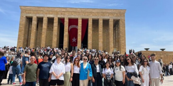 Böcek Gençleri Anıtkabir’e götürdü
