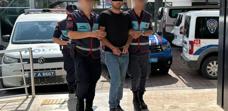 Mahmutlar’da büyüyen kavgada silahla vurmuştu! O saldırgan tutuklandı