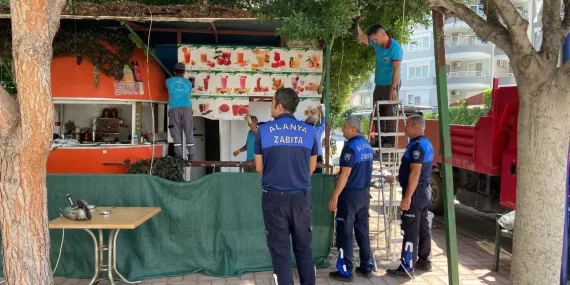 Mahmutlar’da portakal büfelere zabıta müdahale etti