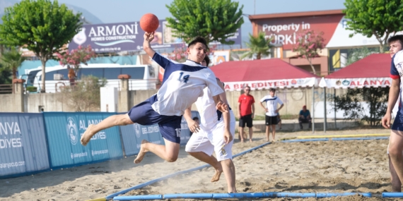 ALANYA’DA HENTBOL ŞENLİĞİ BAŞLADI