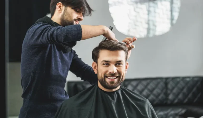 Alanya’da tatil yapmayan berbere ceza verilecek