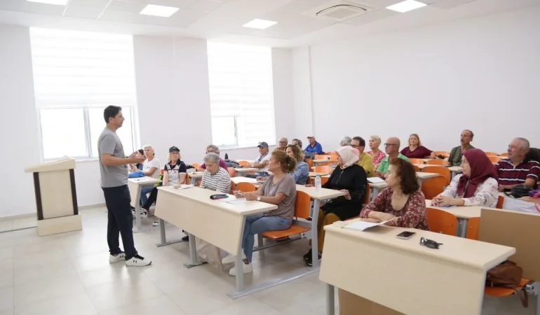 ALKÜ 60+ Tazelenme Üniversitesi öğrencilerini bekliyor