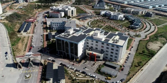 Bu üniversite elektriğe para vermiyor, üzerine para alıyor