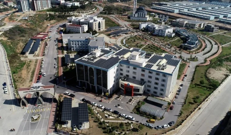 Bu üniversite elektriğe para vermiyor, üzerine para alıyor