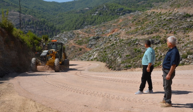 Alanya Dim grup yolunda asfalt hazırlığı