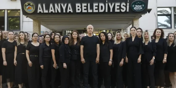 Alanya Belediyesi’nden kadına şiddete karşı siyah tepki