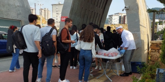 Büyükşehir’den çorba ikramı