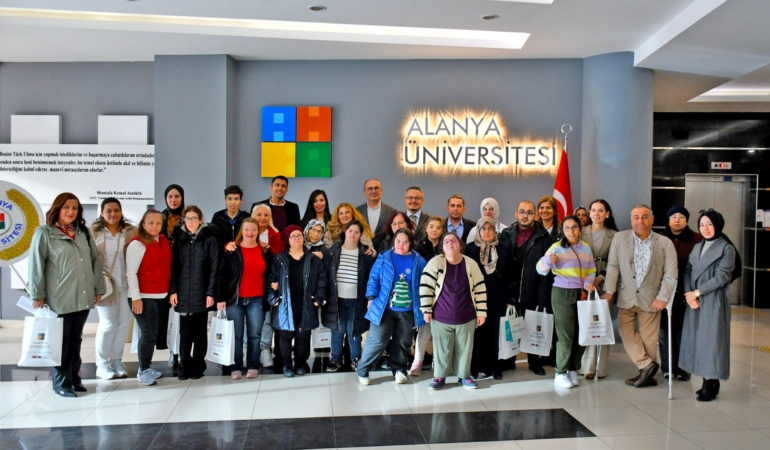 ENGELLİ BİREYLERDEN EN TATLI ATÖLYE