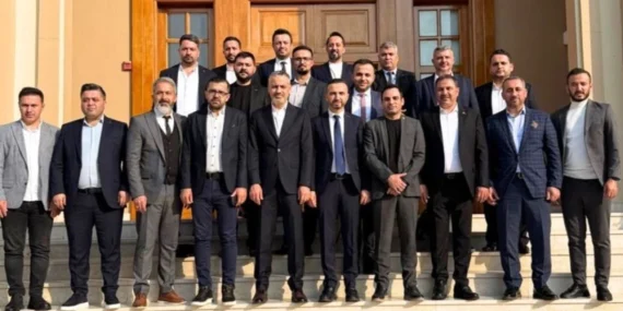 Durusoy’a Katar’da Plaket verildi