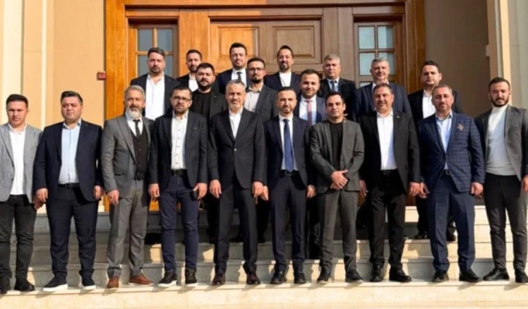 Durusoy’a Katar’da Plaket verildi