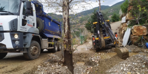 Alanya’da kapanan yollara anında müdahale