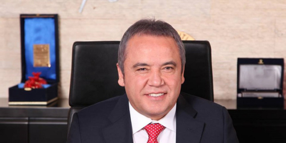 Muhittin Böcek, kesenin ağzını açtı! Antalya Büyükşehir’de en düşük işçi maaşı belli oldu