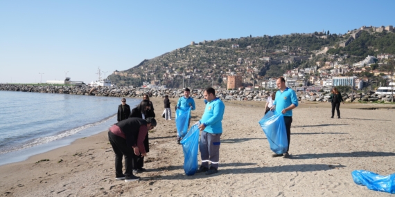 ALANYA’DA DÖRT MEVSİM TEMİZ DENİZ