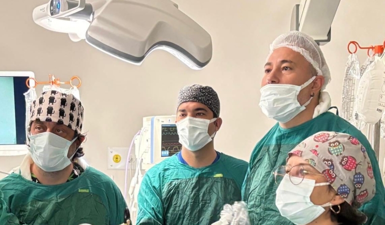 ALANYA’DA PROSTAT KANSERİ AMELİYATI İLK KEZ LAPAROSKOPİK YÖNTEMLE YAPILDI