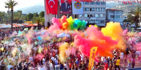 ALANYA ULUSLARARASI ÇOCUK FESTİVALİ’NE RENGARENK FİNAL