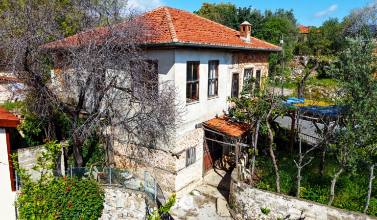 ALANYA BELEDİYESİ’NE TAHSİS EDİLEN TARİHİ VE ÖDÜLLÜ KONAK KÜLTÜR TURİZMİNE KAZANDIRILACAK