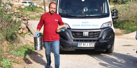 BÜYÜKŞEHİR ‘DEN SICAK YEMEK