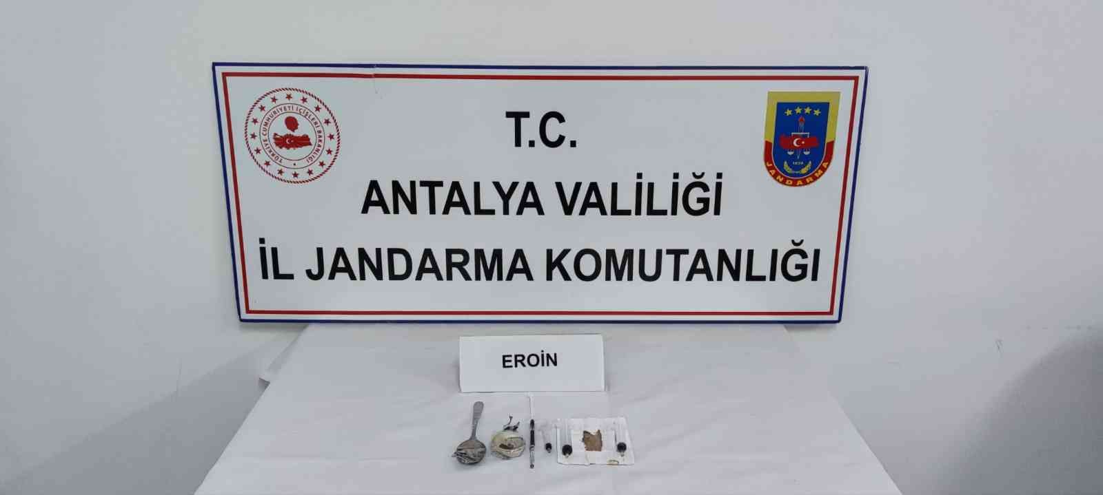Gazipaşa’da uyuşturucudan aranan şahıs yakalandı
