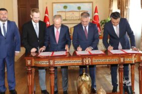 Hayirseverin-yaptiracagi-lise-ve-atolye-icin-protokol-imzalandi-76da2ab29617d30a6ecb9e9b3383e037